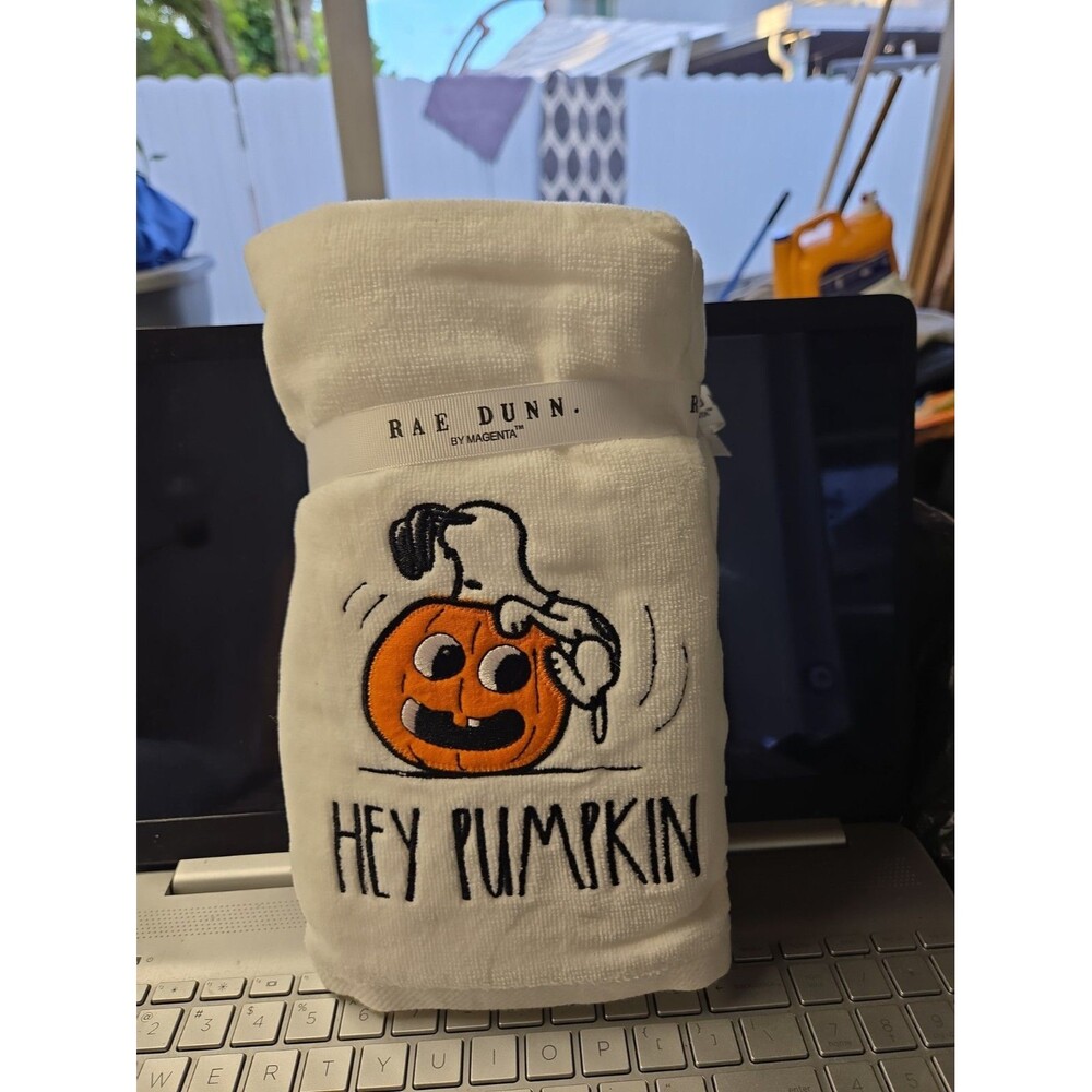 Set of 2 Peanuts Snoopy Rae Dunn Hey Pumpkin Halloween Luxe Bathroom Hand Towels